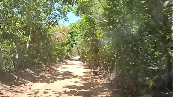 Fui na praia de nudismo chupara a rola grande do negão safado