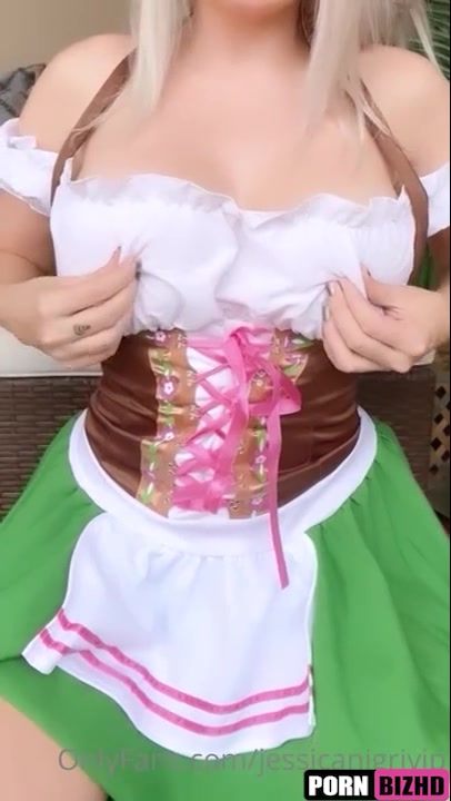 Jessica Nigri Tease Boobs And Booty leak