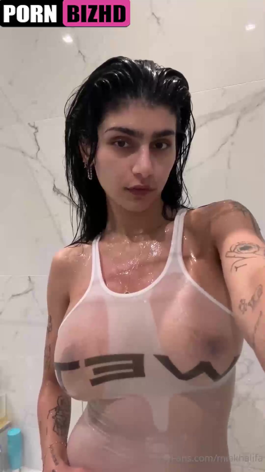 Mia Khalifa Playing n Scrubbing Juicy Tits Shower Leak
