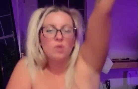 Keristeel Leaked Onlyfans – Show Off Big And Round Boobs
