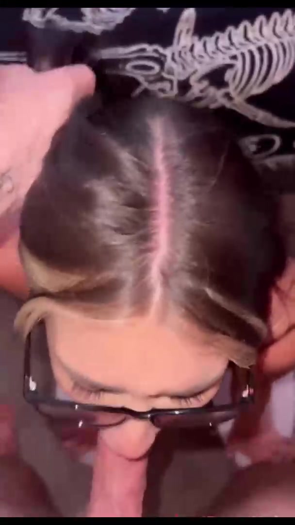 Urfavbellabby BG Glasses Gril Sex Tape Onlyfans leak