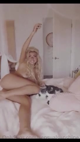 Shanin Blake Sensualsunshine Onlyfans LiveStream Nude On Bed