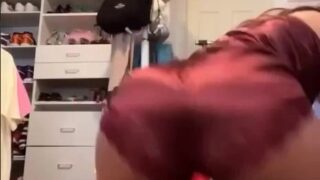 Mikailadancer Twerking Roommate – Video Onlyfans