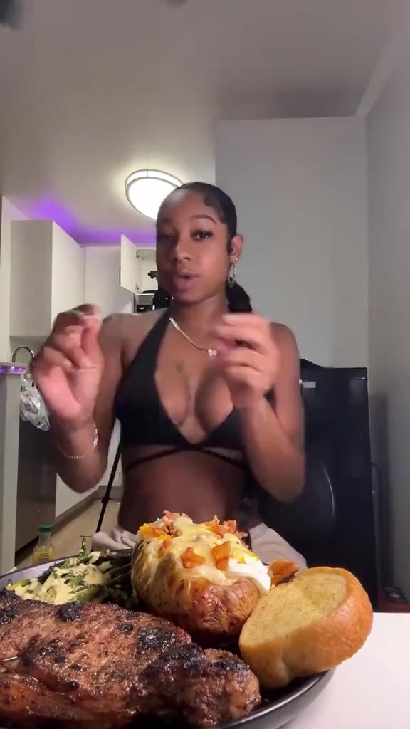 Kya Cooking HOT Porn Cook and Cock Porn Videos !!!