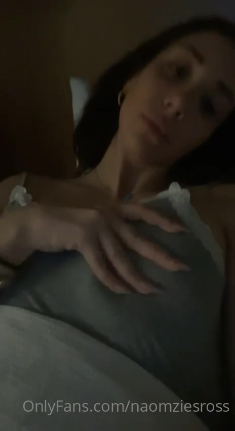 Naomi Ross Onlyfans Videos – Nipples Masturbate on bed !!!