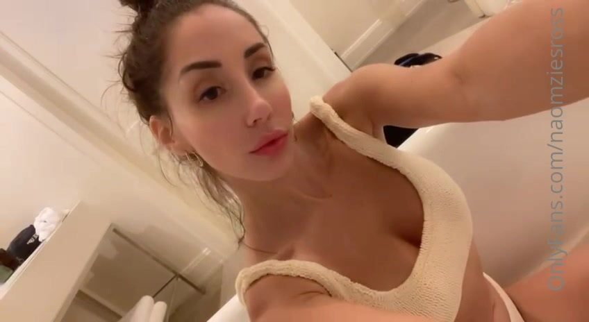 Naomi Ross show shower in bathtub – Onlyfans Naked